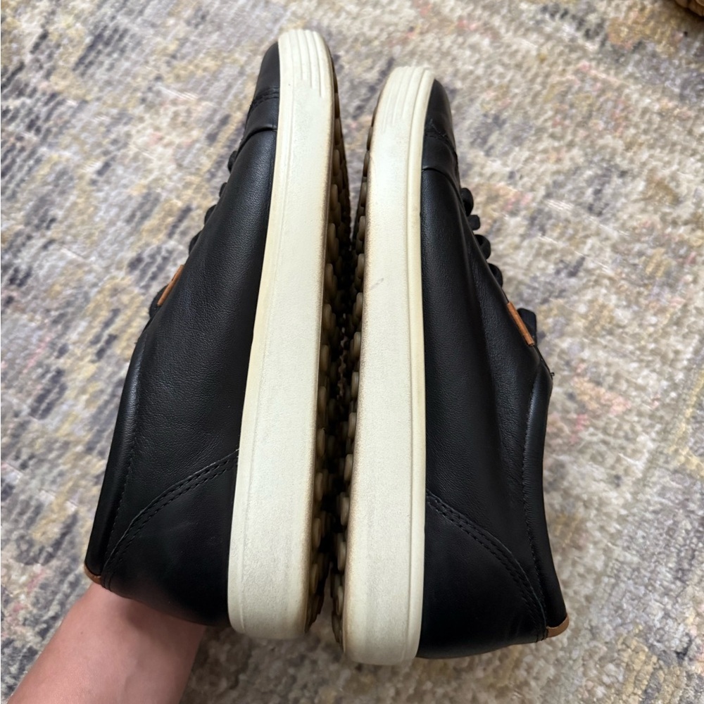 Ecco Black Leather women’s lace up Sneakers - Picture 5 of 7